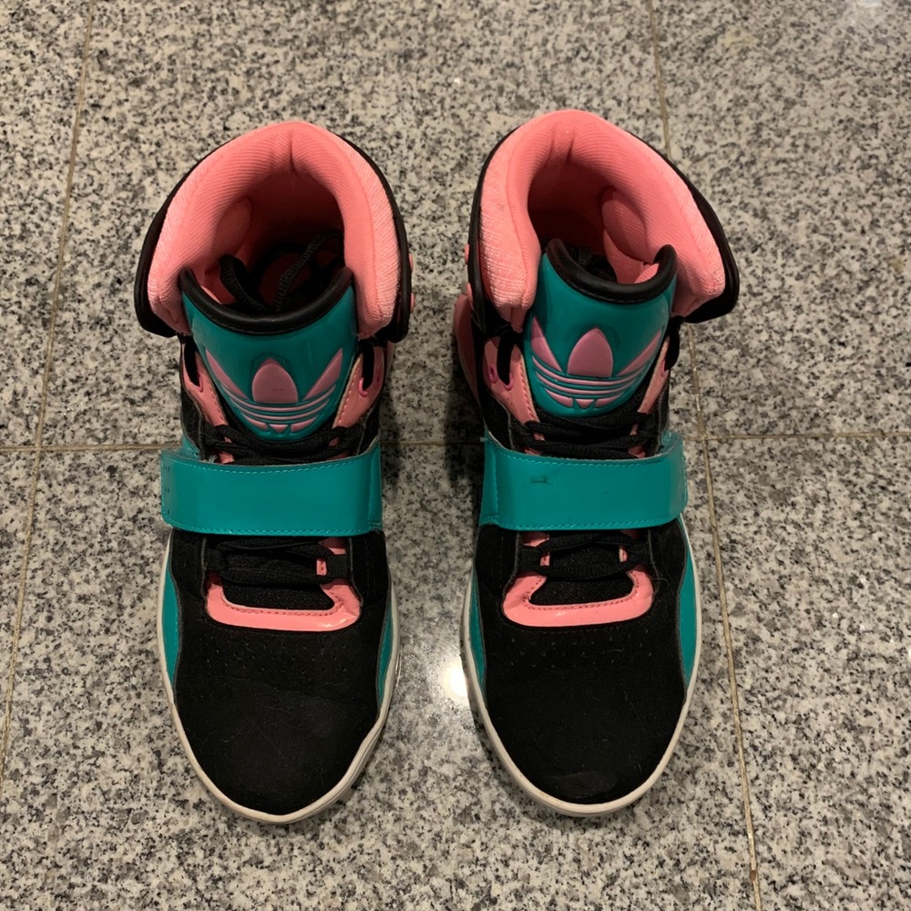 Adidas Sneakers